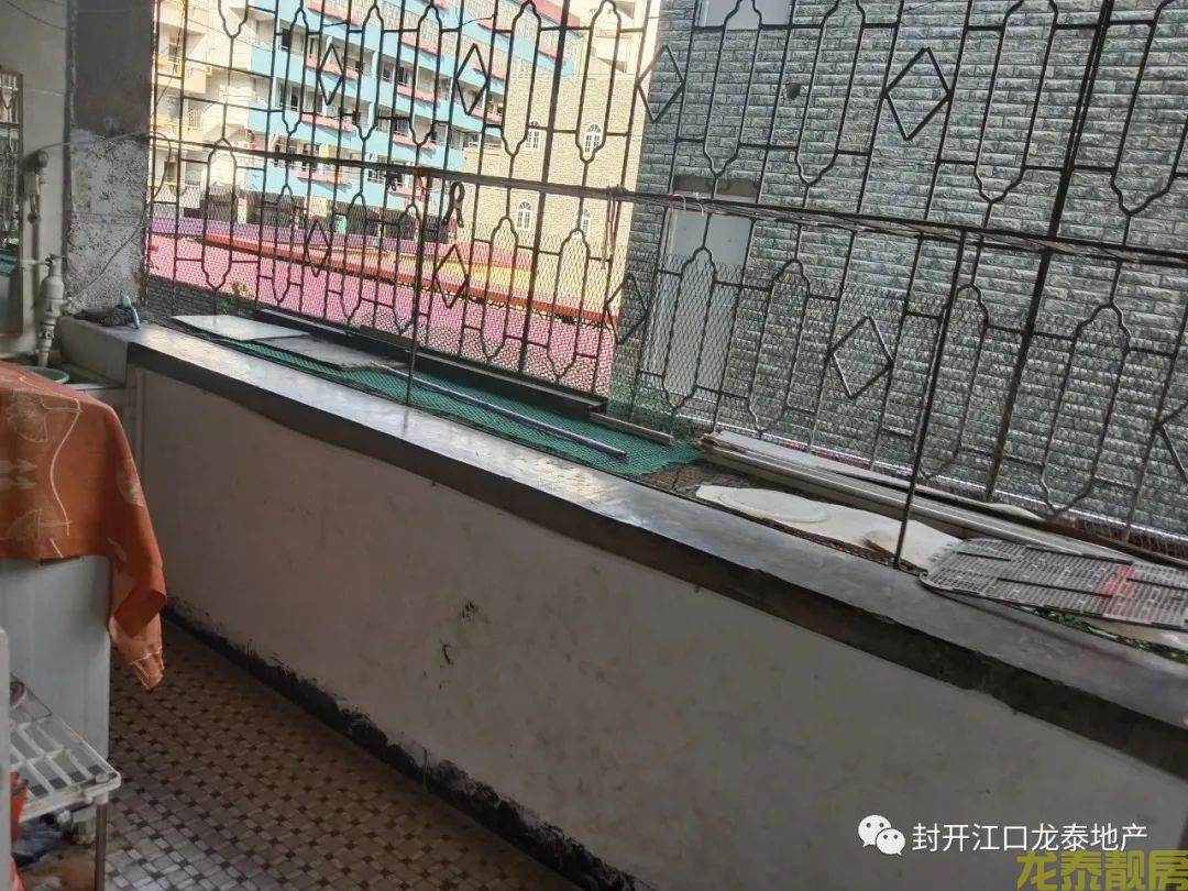 老城区江口步行街3楼 三房户型 