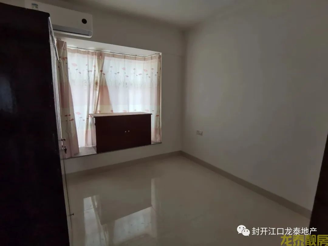 广信新城 步梯靓楼层 136方大三房 南向