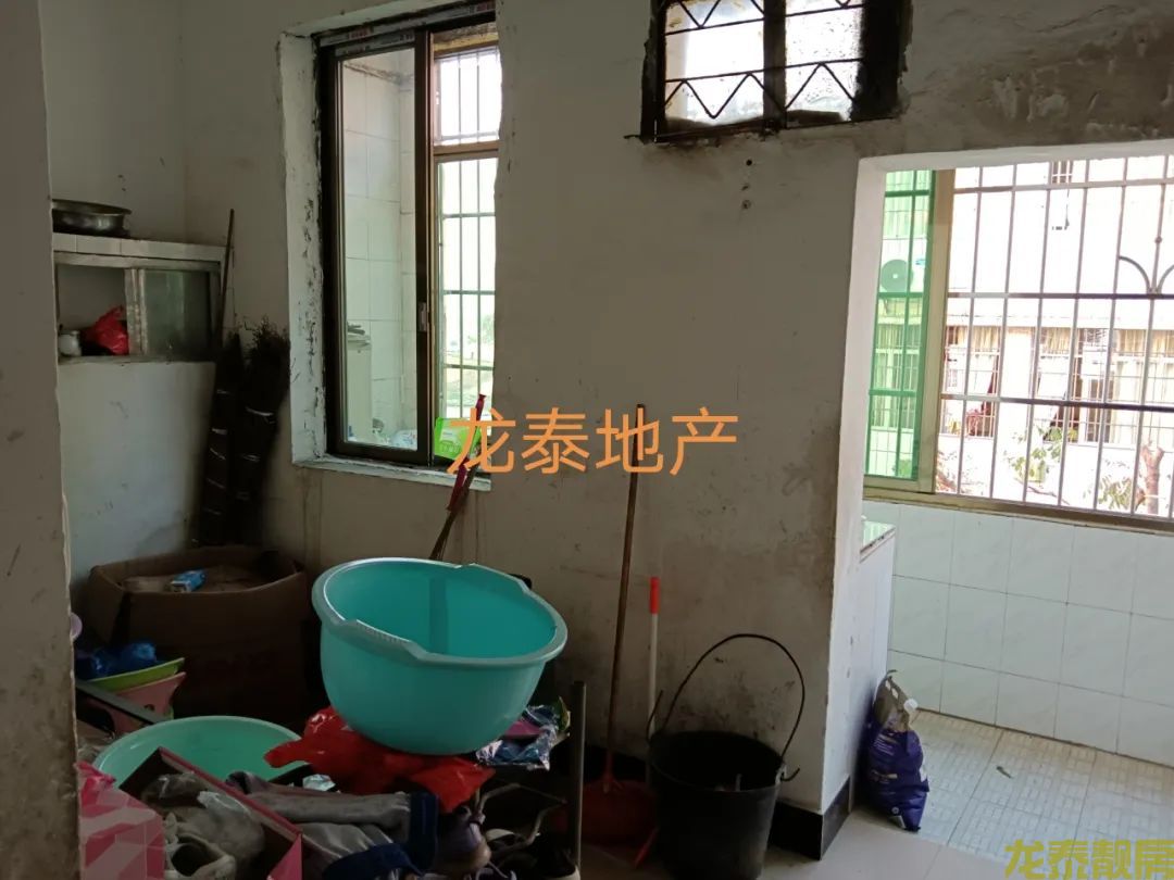 河南三小附近三楼一线江景房