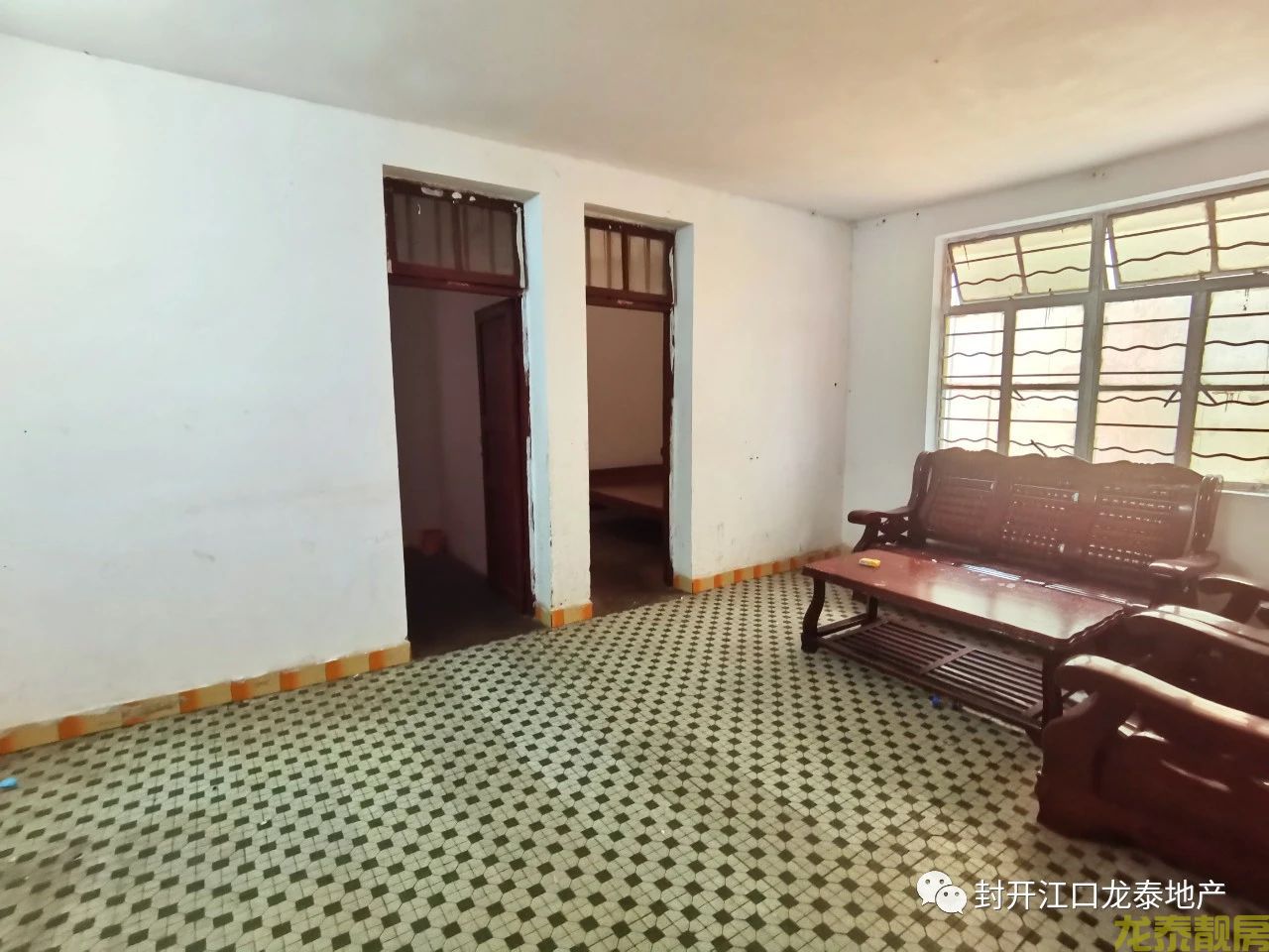 老城区中心市场附近建委宿舍5楼