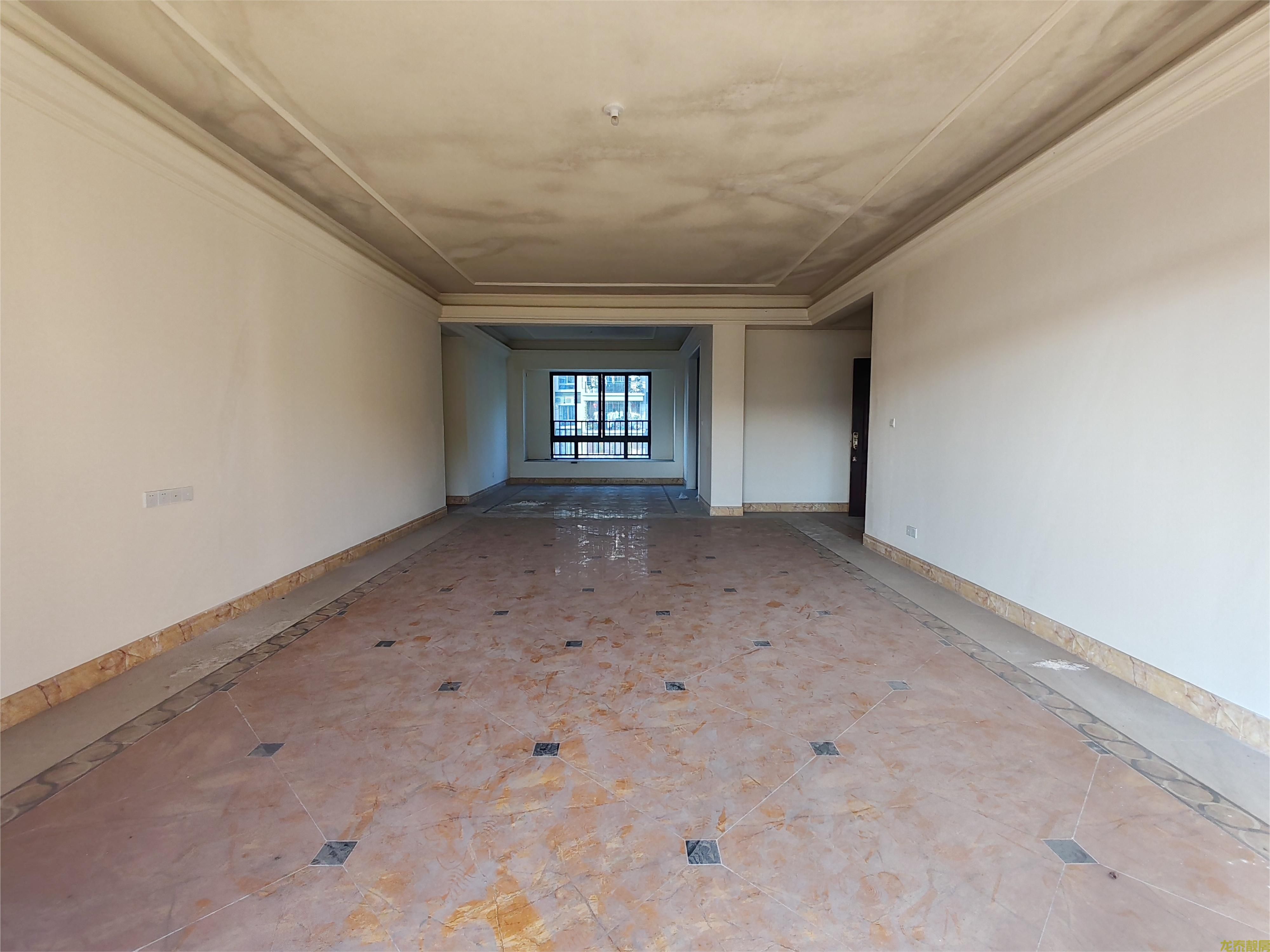 碧桂豪园南向大平层