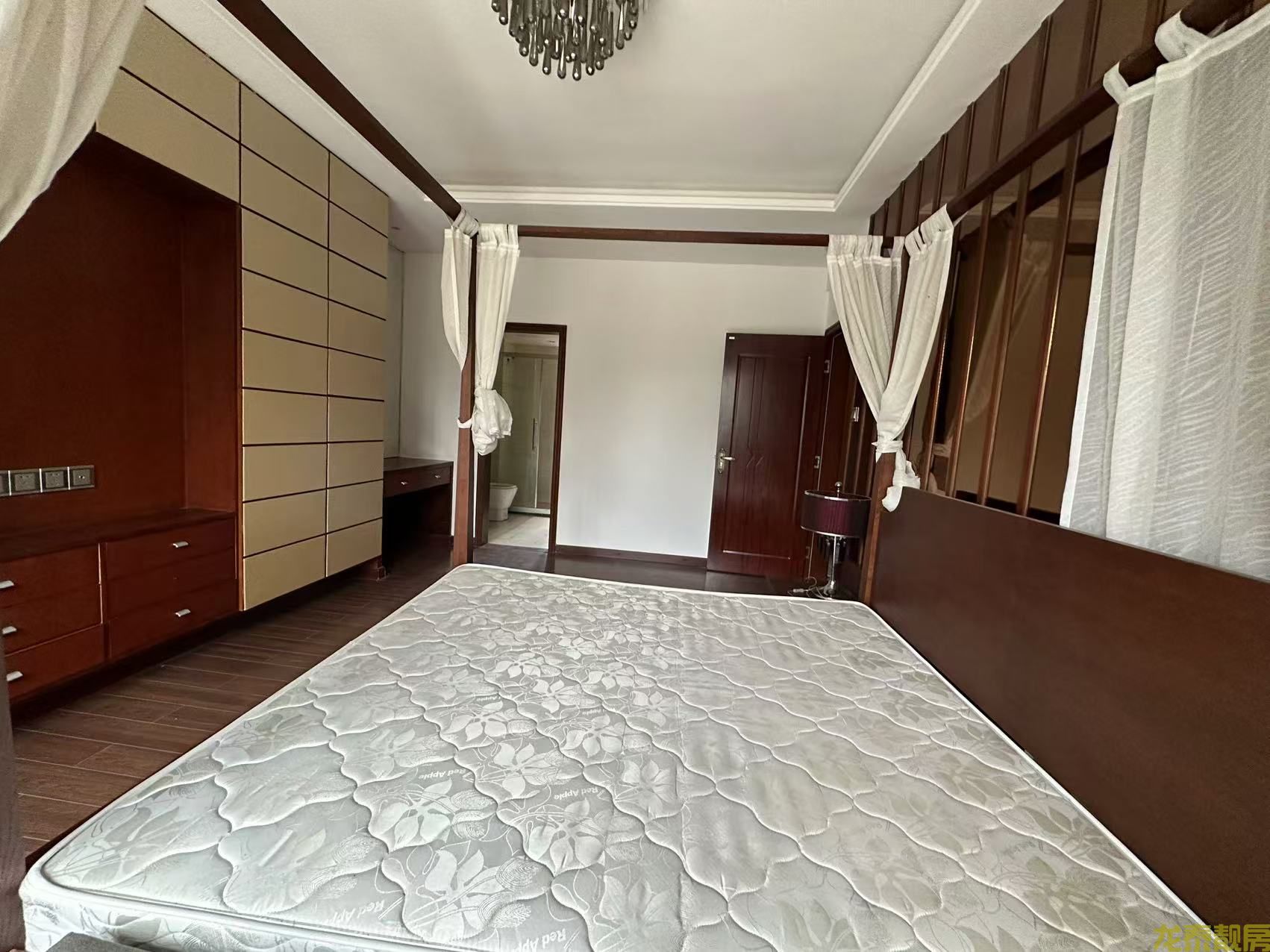 粤江花园电梯房送露台