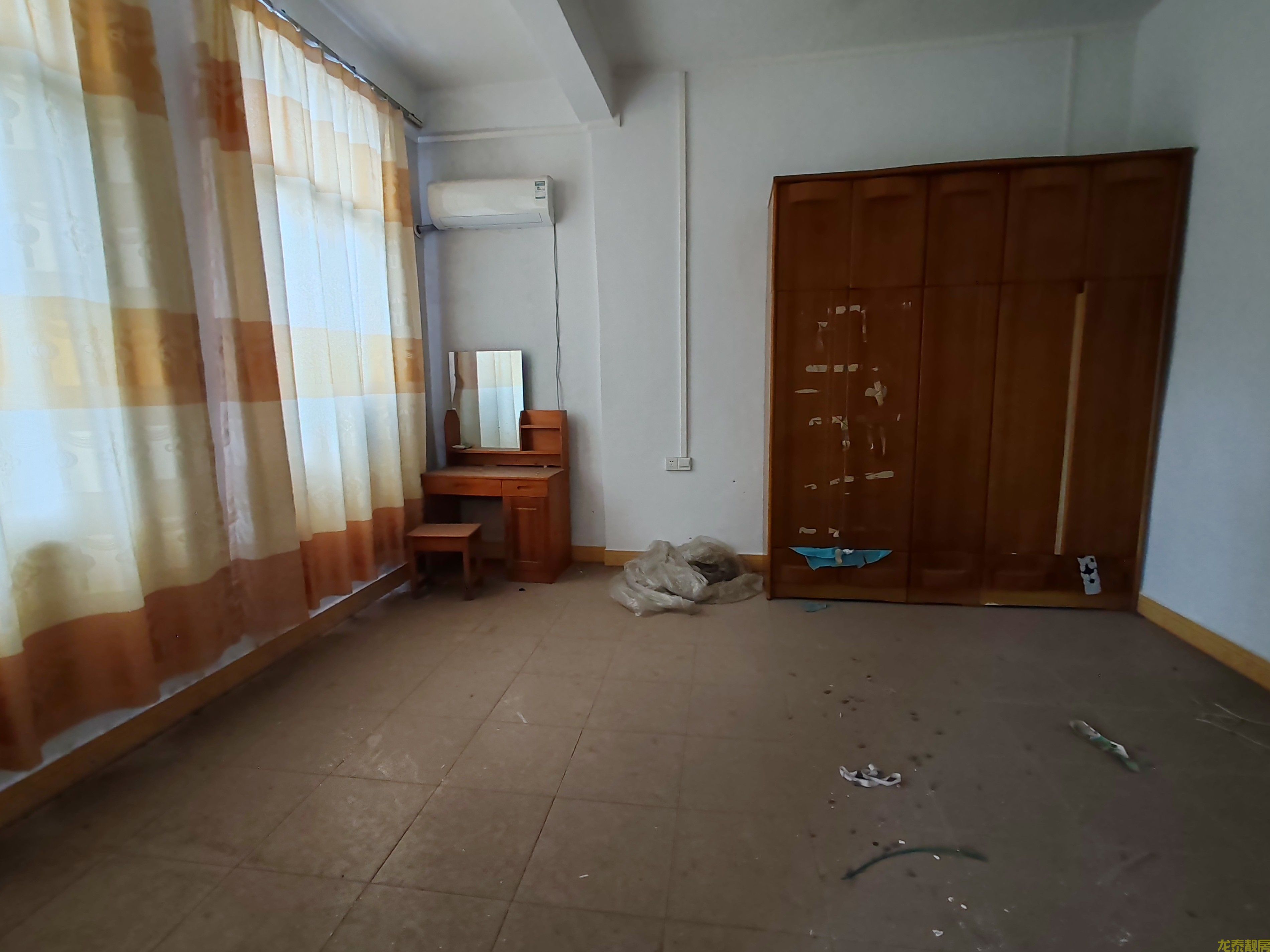 老城区三层半自建房整栋出售