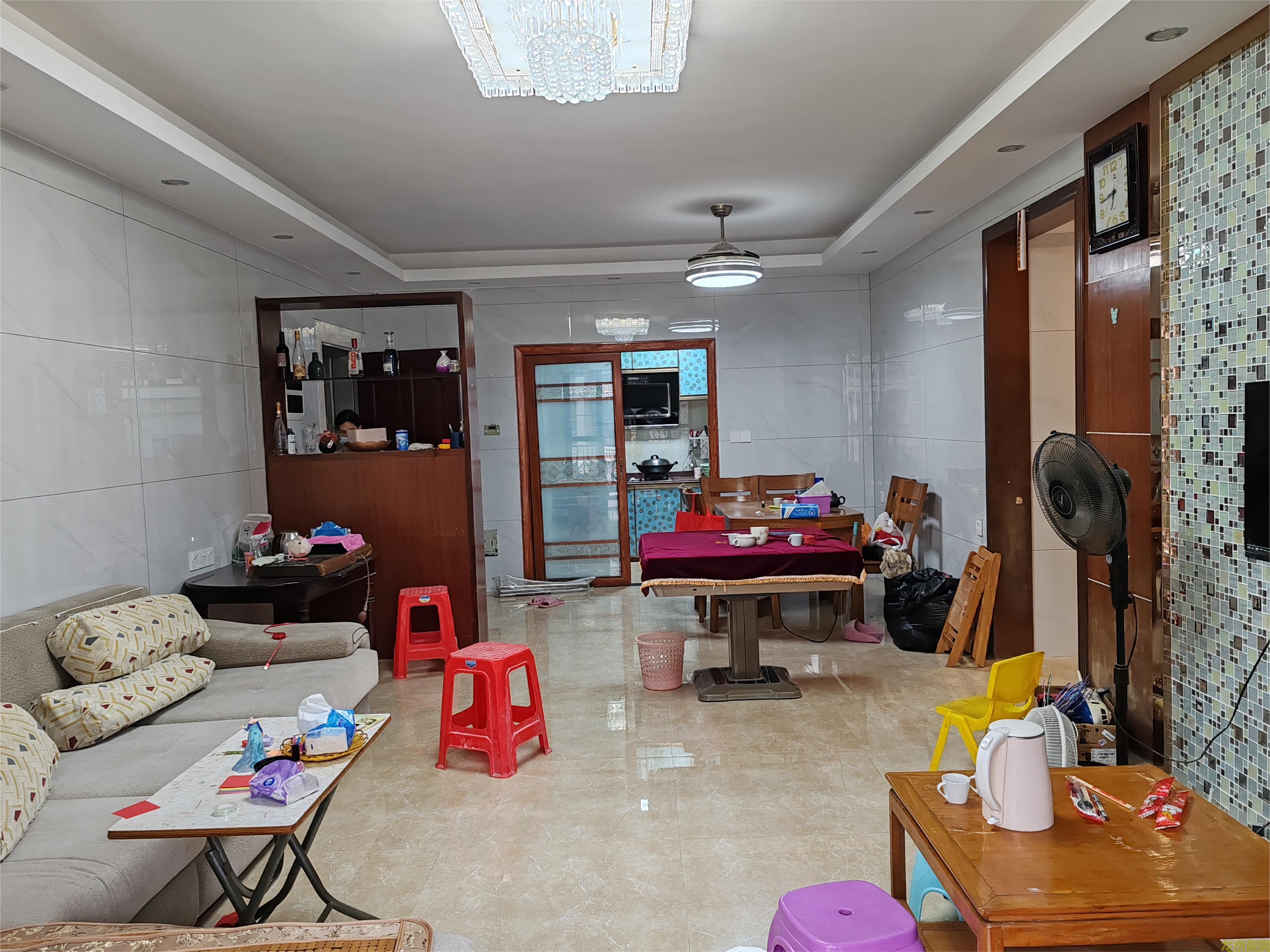 粤江花园南向精装三房