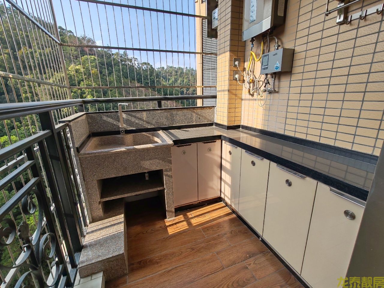 康盛名门稀缺四房，豪华精装，一步到位！